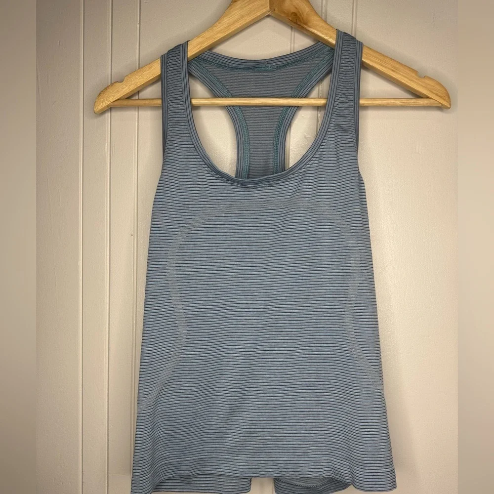 Lululemon Swiftly Tech 2.0 race length in blue/black/gray stripes